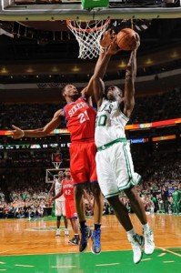 Brandon Bass deu muito trabalho a defesa dos 76ers