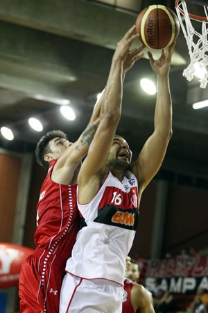 Olivinha teve papel fundamental na vitória do Flamengo contra o Pinheiros. (Crédito: FIBA Americas)