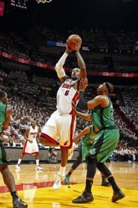 LeBron James mostrou mais uma vez sua liderança pelo Heat