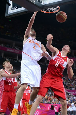 Pau Gasol levou a Espanha pela 2ª vez seguida à final do basquete masculino dos Jogos Olímpicos. (Crédito: AP)