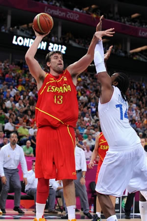 Mesmo com uma atuação discreta, Marc Gasol foi essencial contra a França na classificação da Espanha para a semifinal. (Crédito: FIBA)