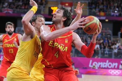 Apesar do pouco tempo em quadra, Pau Gasol fez o suficiente na vitória sobre a Austrália. (Crédito: FIBA)