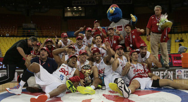 Pinheiros faturou neste ano pela primeira vez o título da Liga das Américas. (Foto: Fiba Americas)