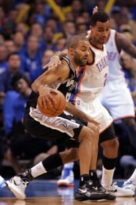 Thabo Sefolosha foi implacável na marcação de Tony Parker e dos outros jogadores dos Spurs no jogo 3