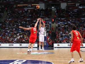 Bomba de 3! Teodosic garante a Sérvia nas semifinais